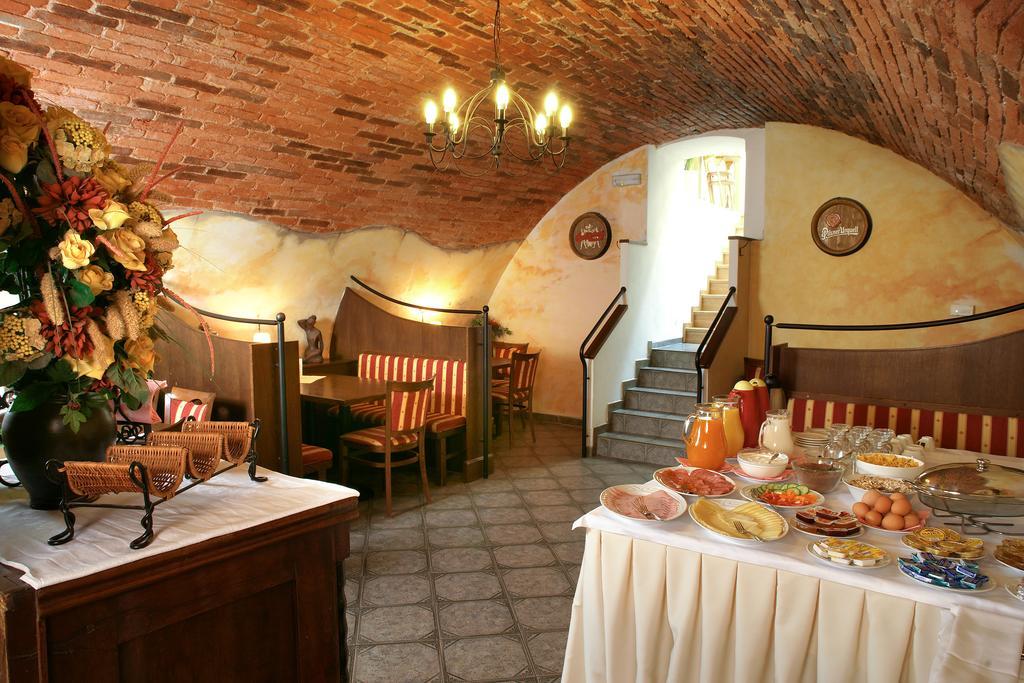 Hotel V Centru Ceske Budejovice Exterior foto
