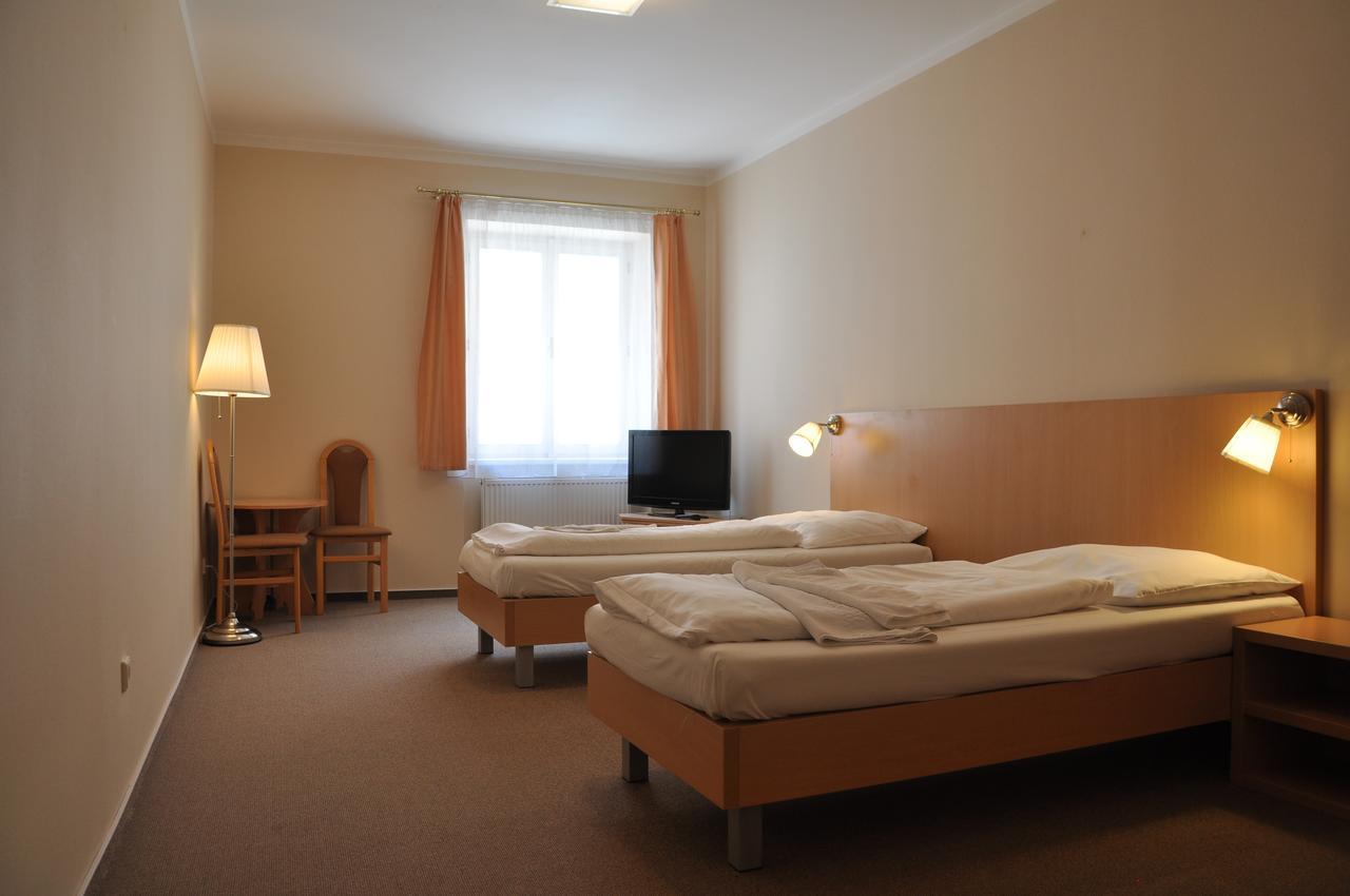 Hotel V Centru Ceske Budejovice Exterior foto