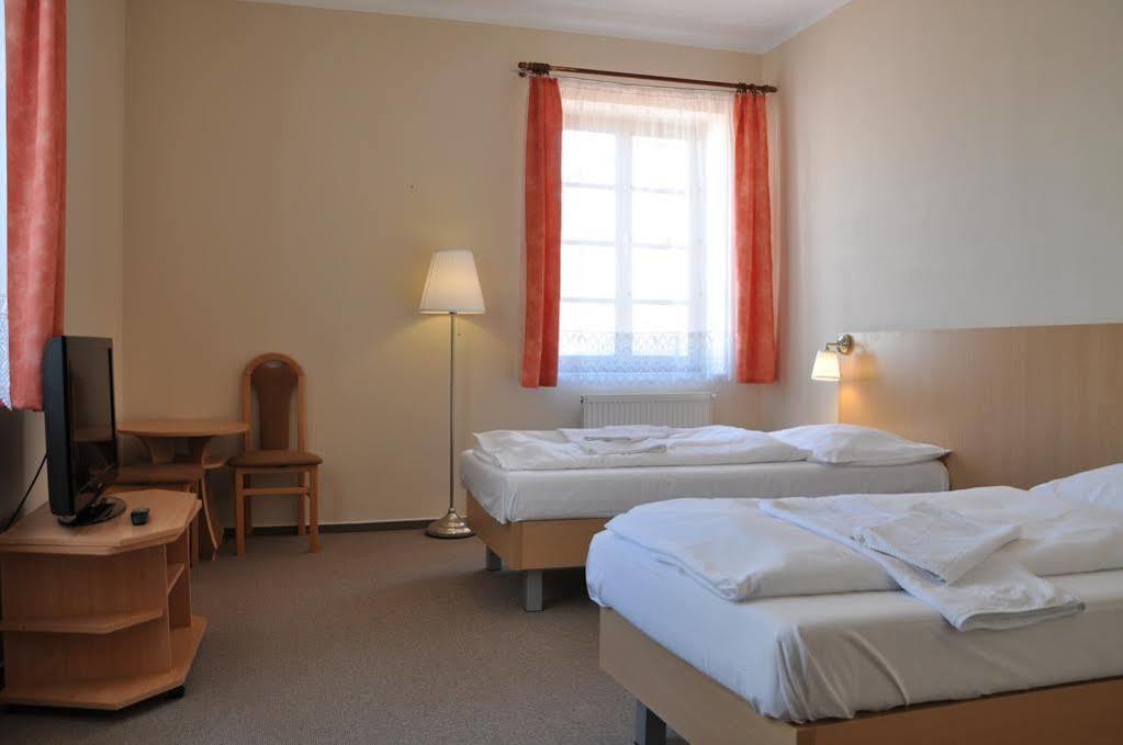 Hotel V Centru Ceske Budejovice Exterior foto