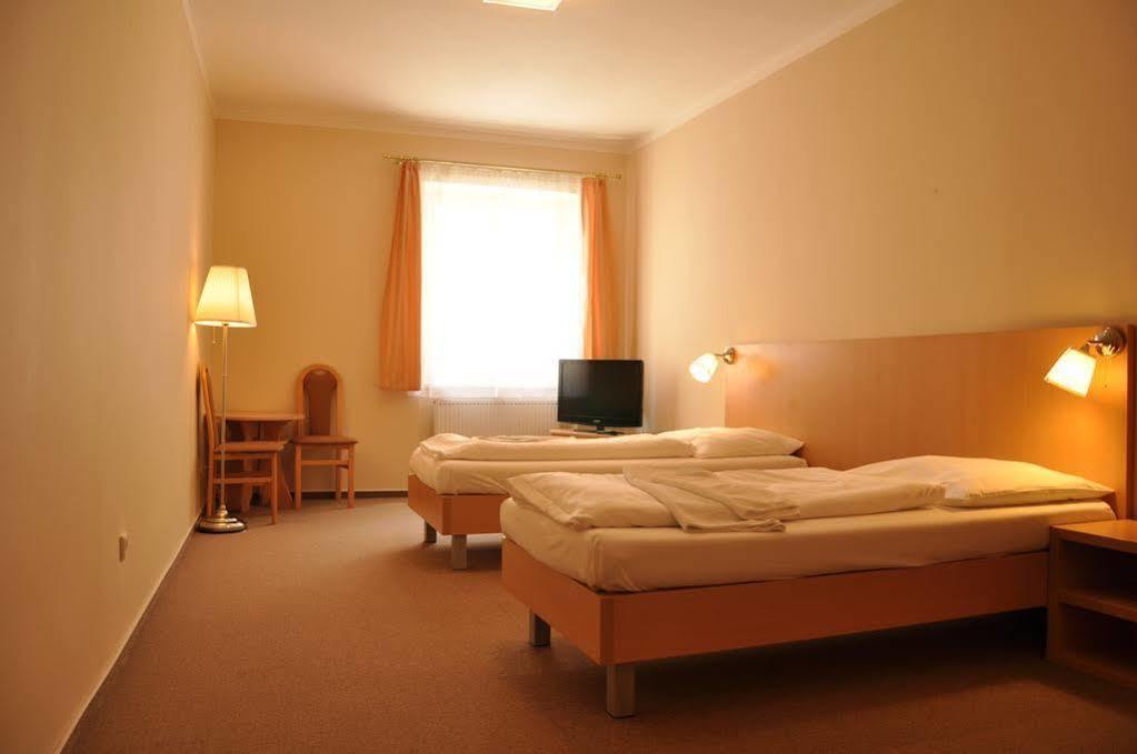 Hotel V Centru Ceske Budejovice Exterior foto